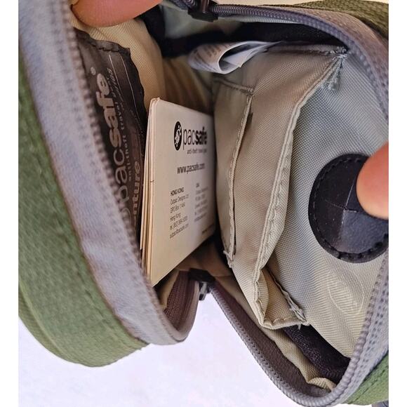 Pacsafe "Smart Travel Gear" Green Small Travel Bag PB006 (metrosafe 50) w/ Strap - Picture 5 of 13